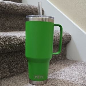Yeti Bright Green Insulated Travel Mug with Handle and Straw 42 Oz
